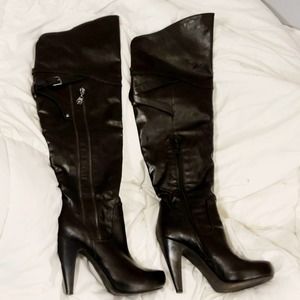 Guess black leather zippered knee high boots size 7.5